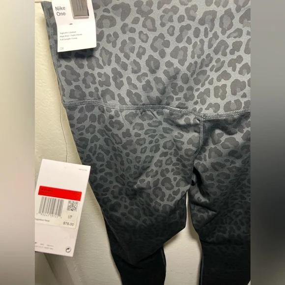 NWT Dry Fit Nike Women’s Training Pants SZ L - Picture 3 of 11